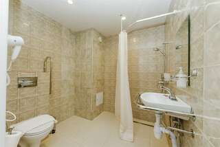 Гостиница Арт Авеню Санкт-Петербург Семейный номер (подходит для людей с ограниченными физическими возможностями)-12